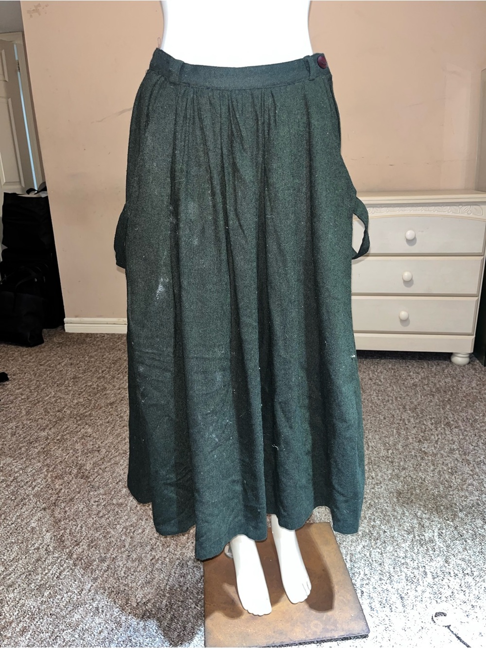 Dark Green Full-Length Pleated Women's Skirt - Picture 2 of 5
